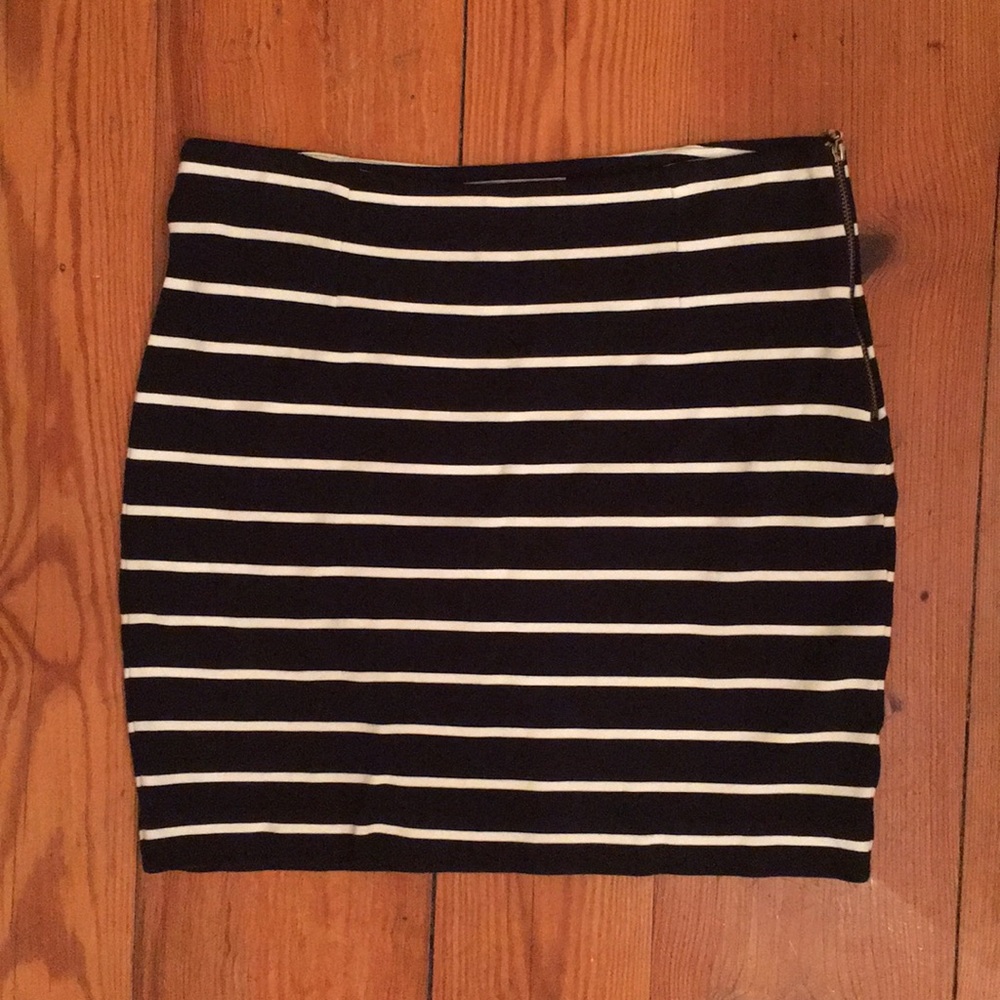 Banana Republic navy striped mini skirt